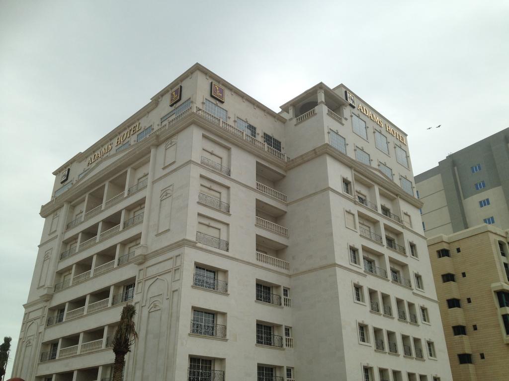 Adams Hotel Kuwait City Екстер'єр фото