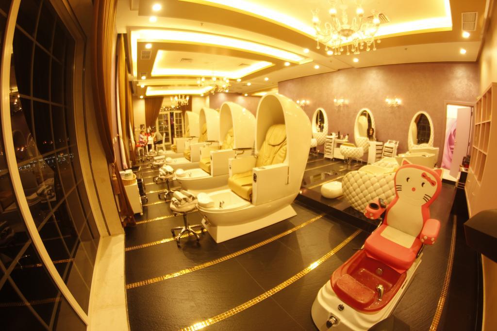 Adams Hotel Kuwait City Екстер'єр фото