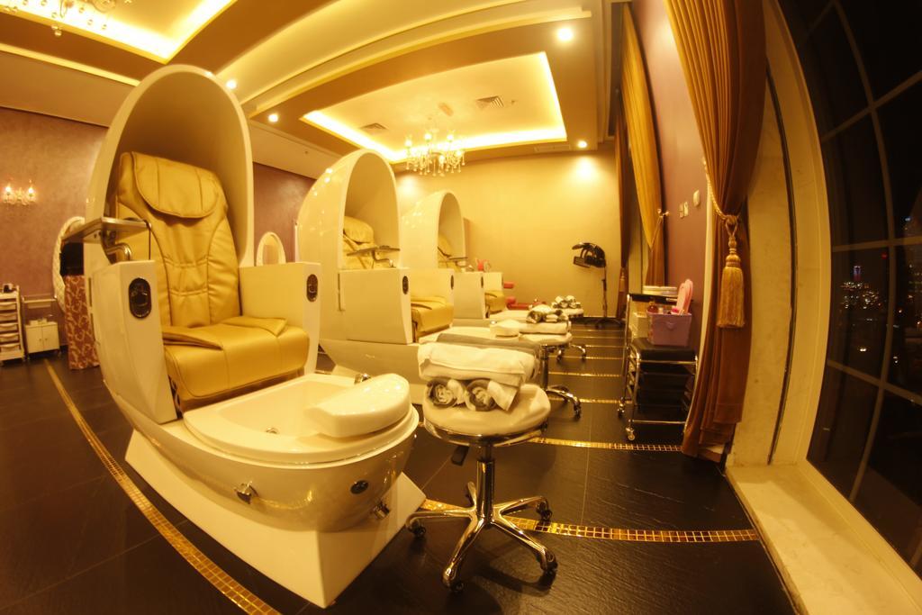 Adams Hotel Kuwait City Екстер'єр фото
