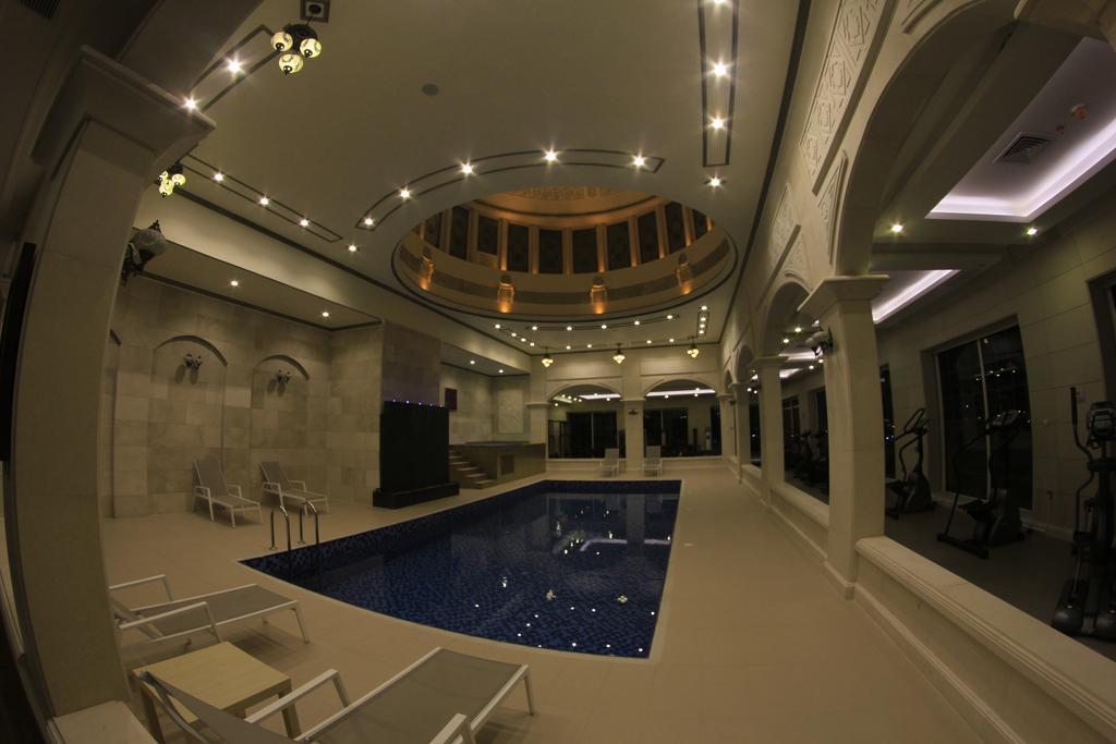 Adams Hotel Kuwait City Екстер'єр фото