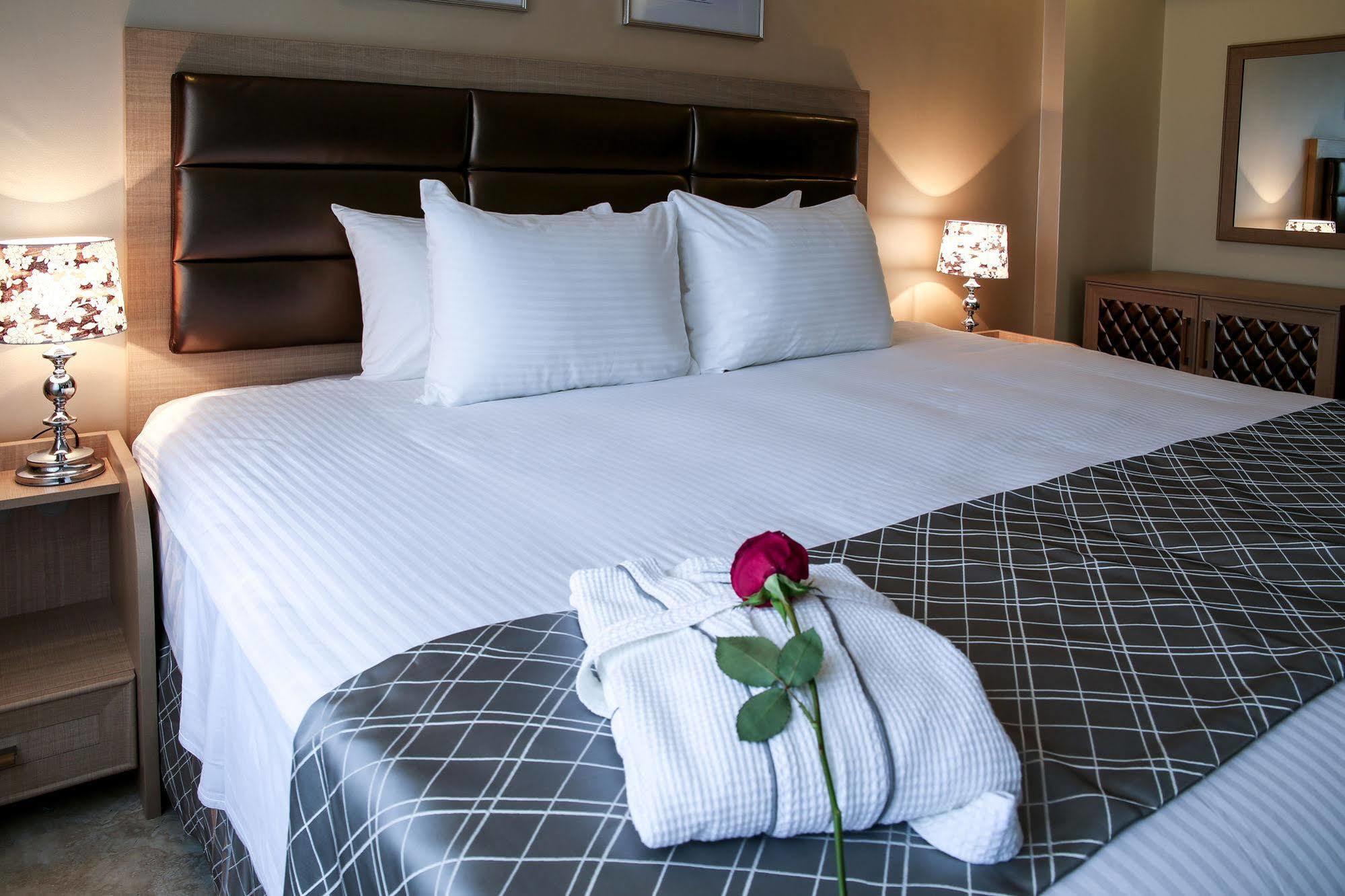 Adams Hotel Kuwait City Екстер'єр фото