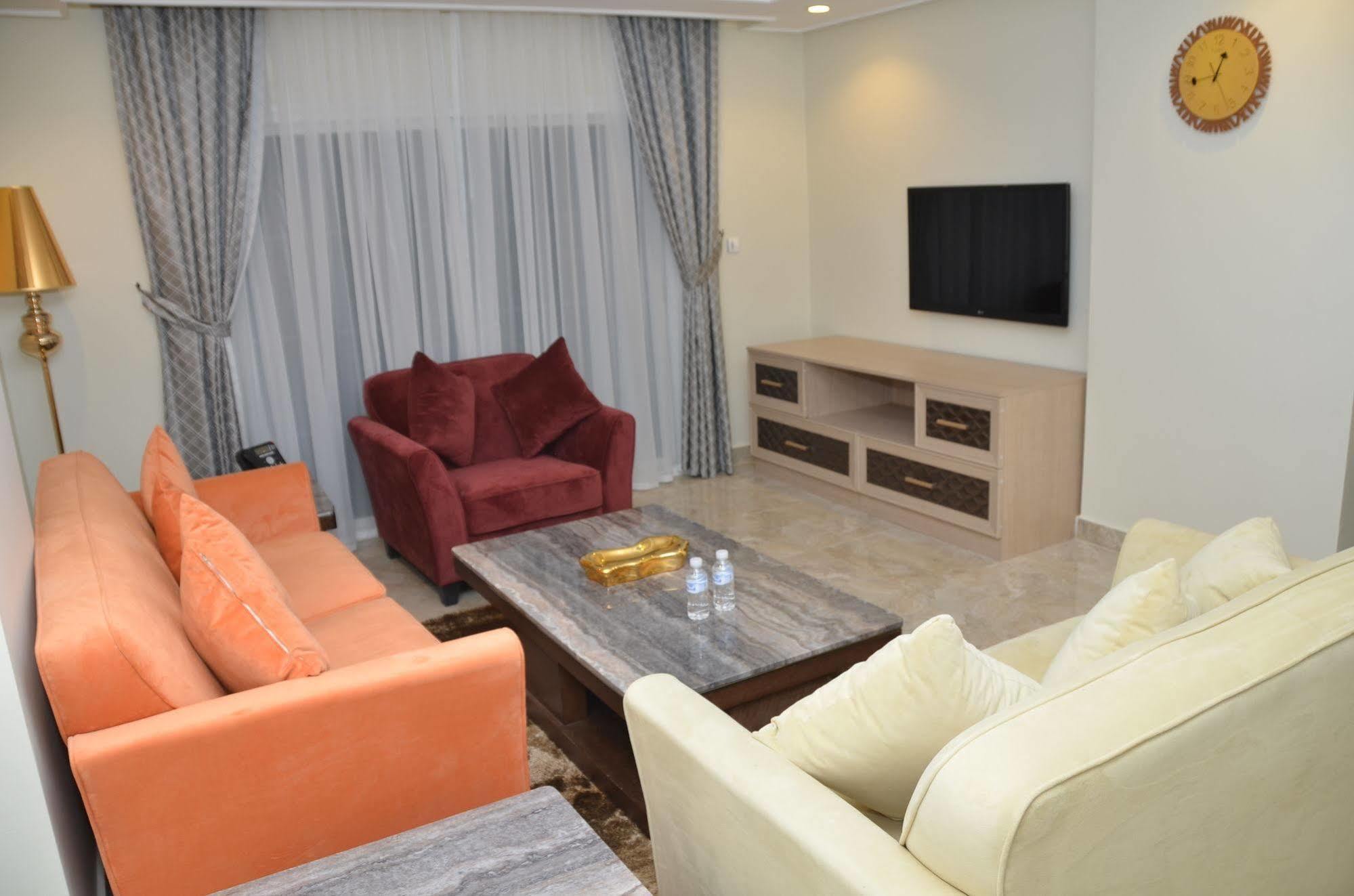 Adams Hotel Kuwait City Екстер'єр фото