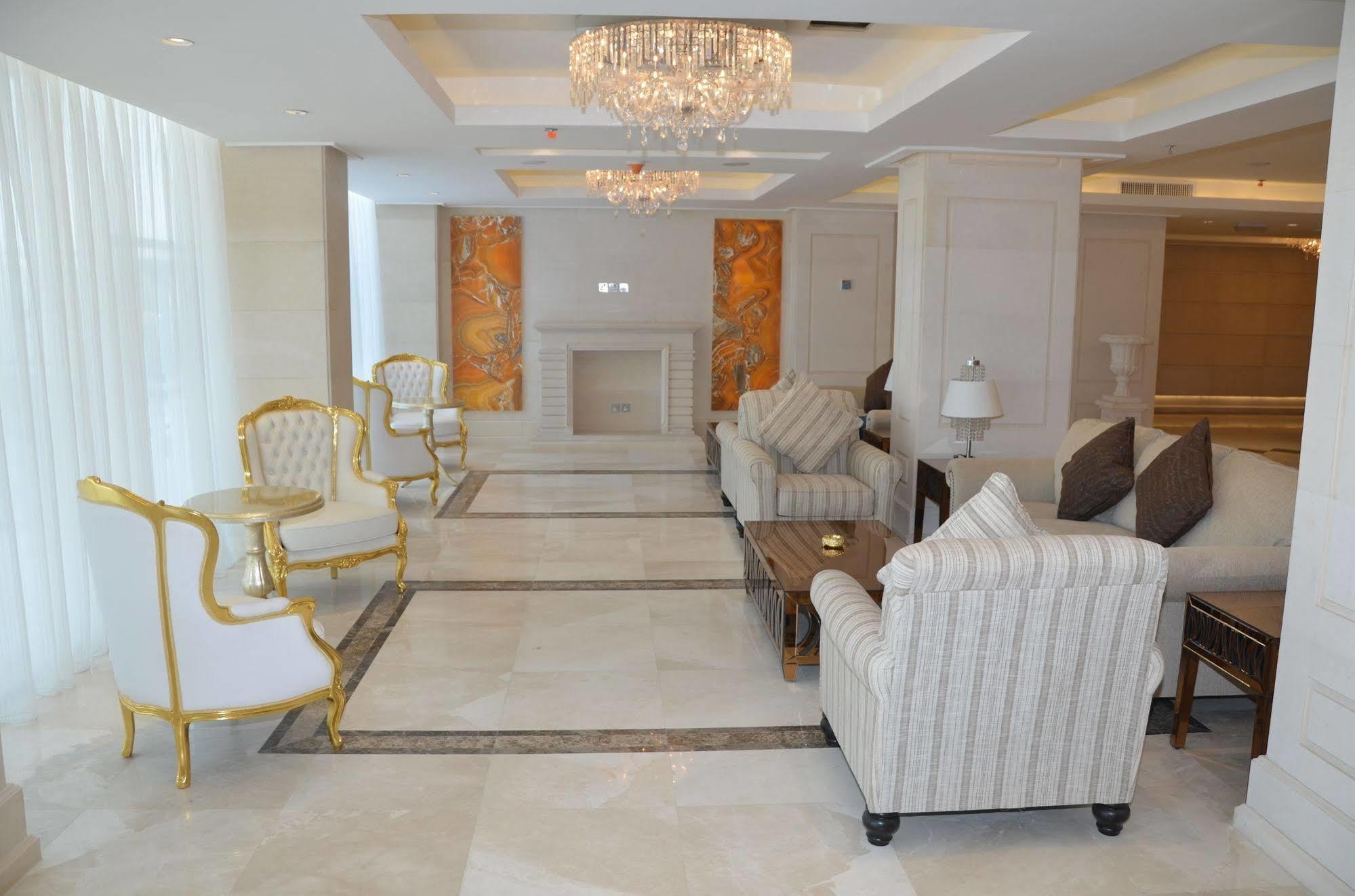 Adams Hotel Kuwait City Екстер'єр фото